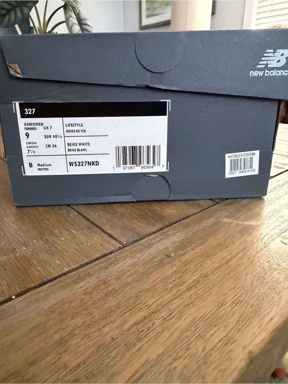Wmns New Balance 327 size9 in beige & white - Picture 3 of 11